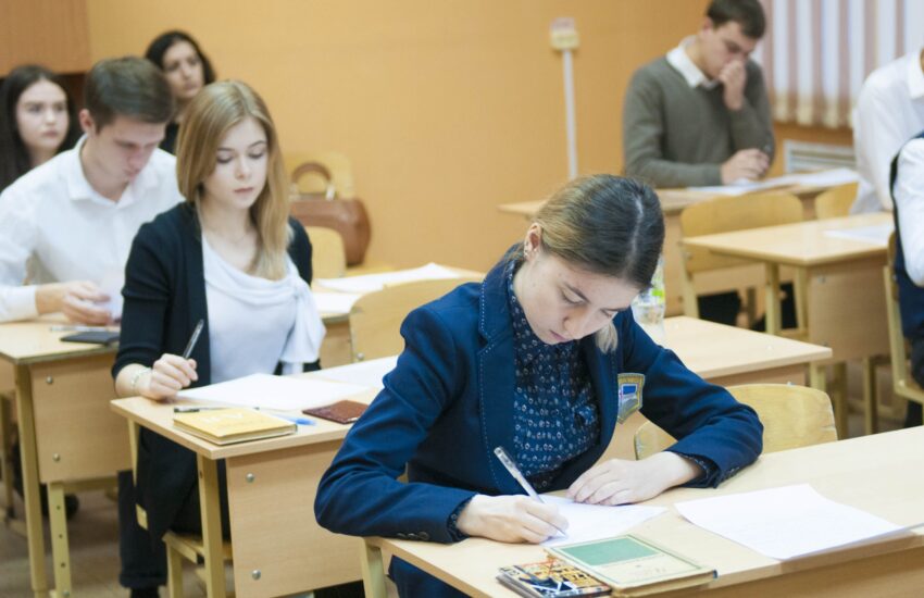 Порядка 7,5 миллионов учеников 5–9-х классов напишут всероссийские проверочные работы