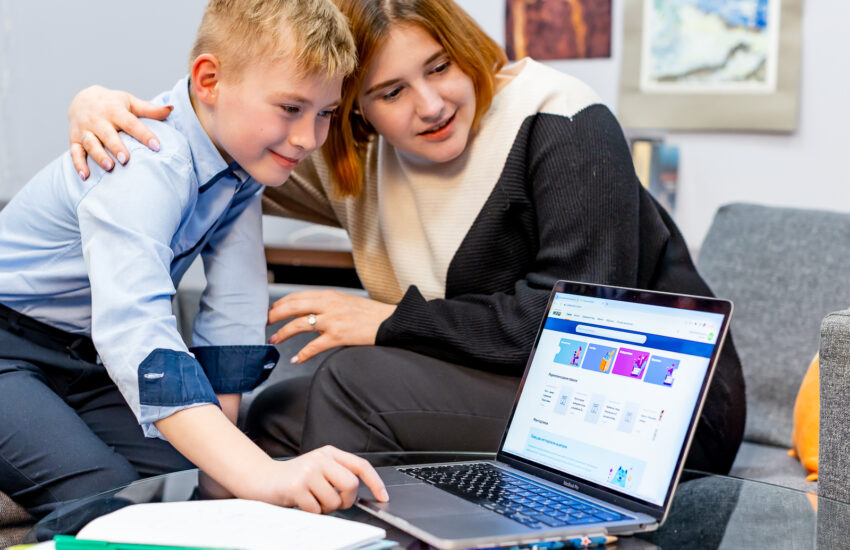 Для школьников и их родителей: какие электронные сервисы полезны в учебе