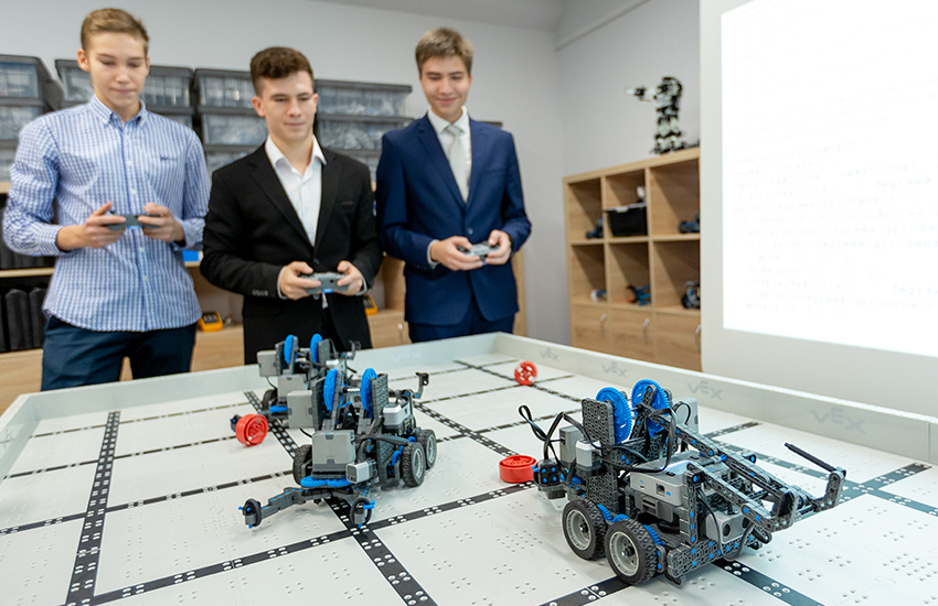 «Техностарт»: в Москве начинаются научно-технические конкурсы для школьников