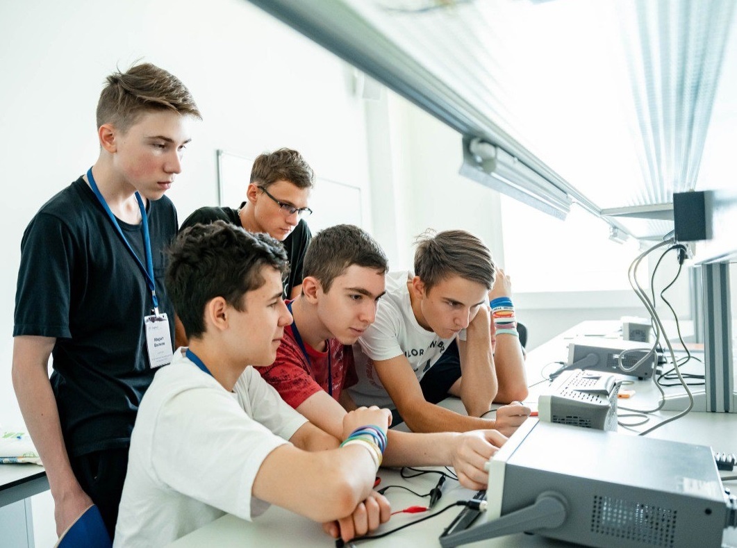 Российские школьники принимают участие в международной олимпиаде Romanian Master of Physics