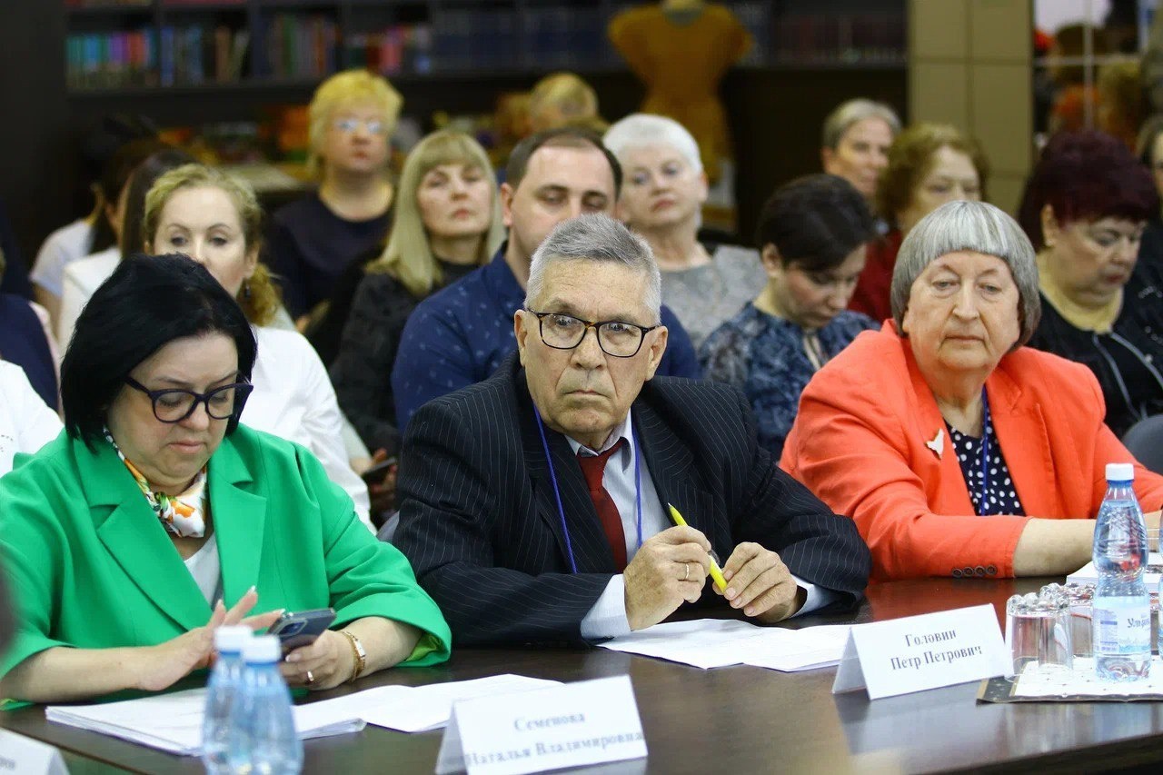 В Ульяновске открылся первый Всероссийский съезд народных учителей