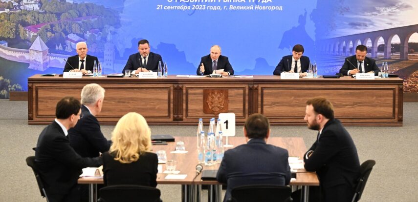 На&nbsp;расширенном заседании Президиума Государственного Совета Сергей Кравцов предложил закрепить проведение демонстрационного экзамена на&nbsp;законодательном уровне