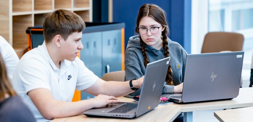 Команды московских школьников приглашают на олимпиаду по программированию