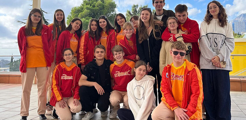 Московские школьники отправились в Международный детский центр «Артек» на финал конкурса «Большая перемена»