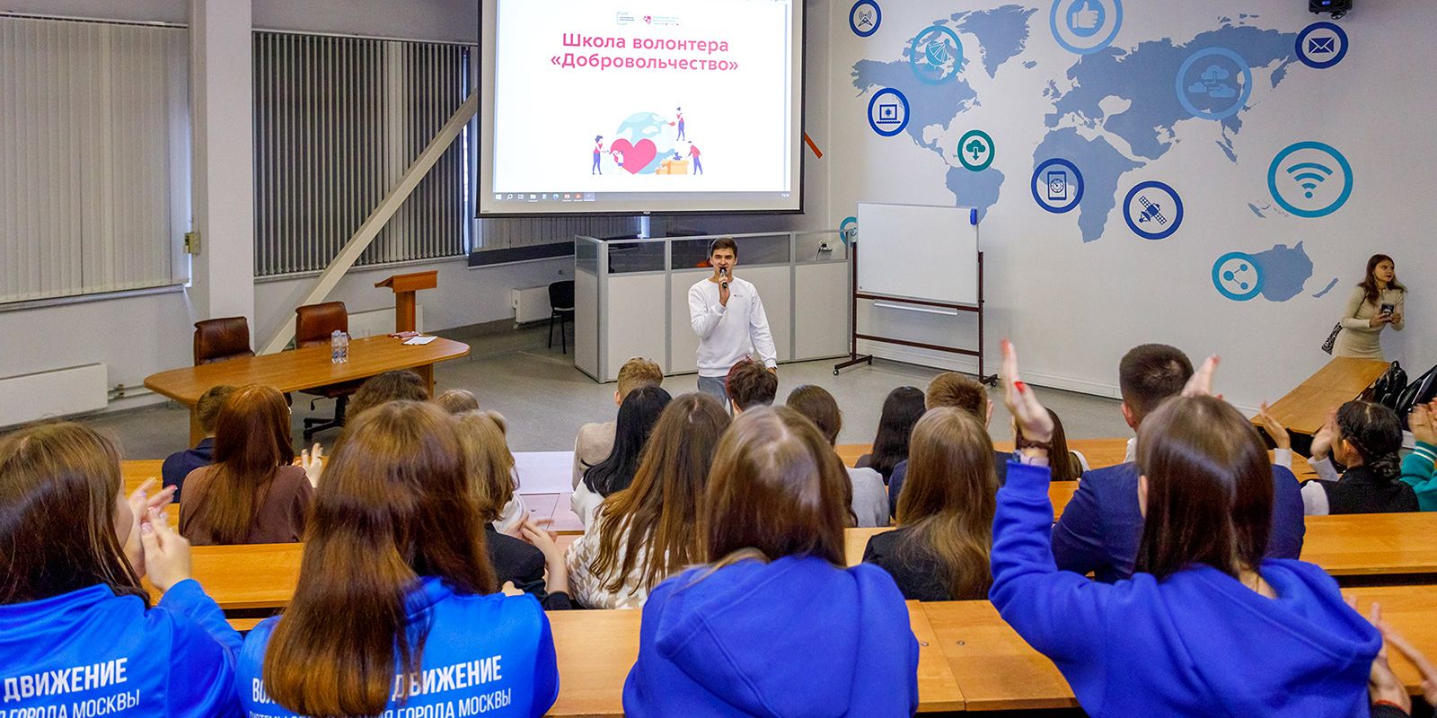 Время добрых дел: каким стал 2023 год для волонтеров школ и колледжей Москвы