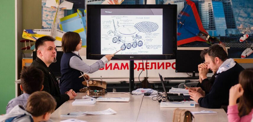 Метеориты под микроскопом и устройство парашюта: как пройдет фестиваль «Первые в космосе» в Московском дворце пионеров