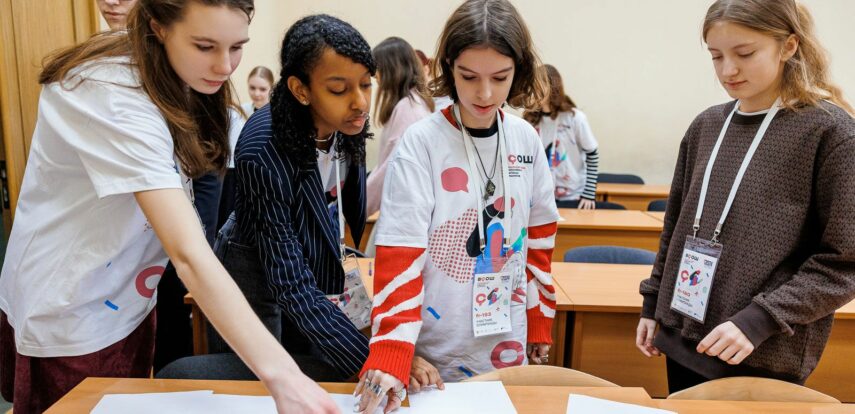 Московские старшеклассники одержали победу в финалах всероссийской олимпиады по МХК и французскому языку