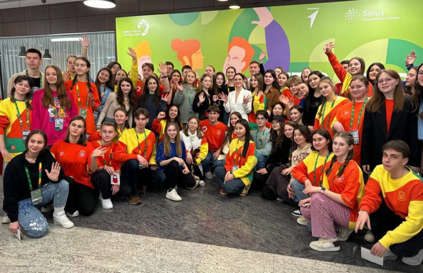 Делегация столичных школьников представила проекты на Всемирном фестивале молодежи в Сочи