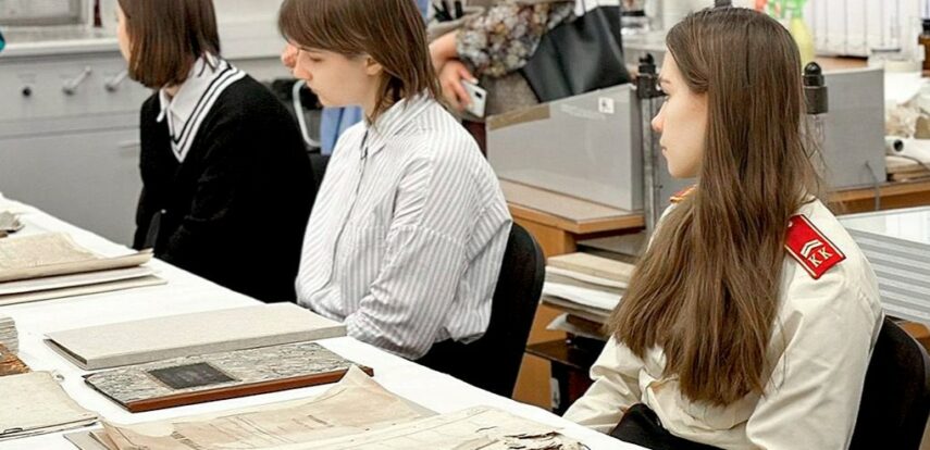 Школьники изучили документы Паустовского, Андреева, Тютчева и других литераторов в Главархиве Москвы