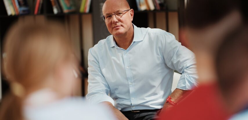 Дмитрий Чернышенко поздравил выпускников школ с&nbsp;праздником