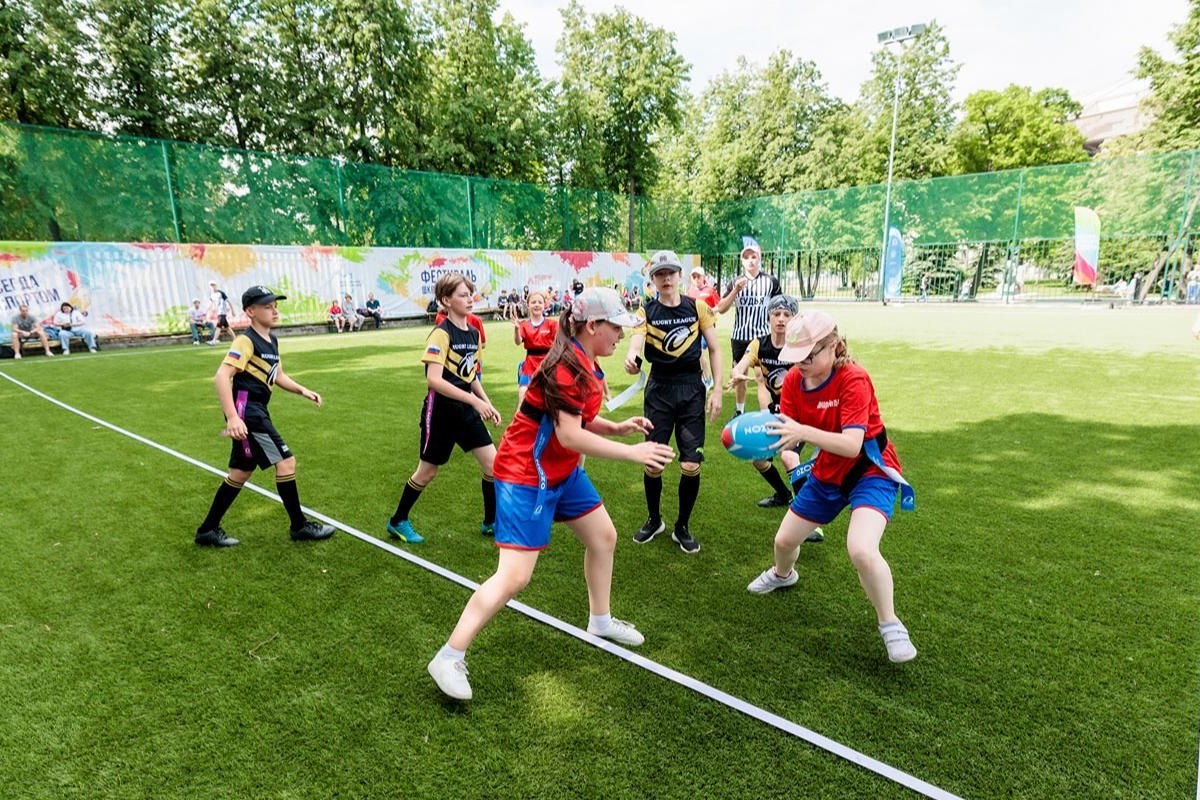 Московские школьники и студенты колледжей приняли участие в программах профессиональных спортивных клубов