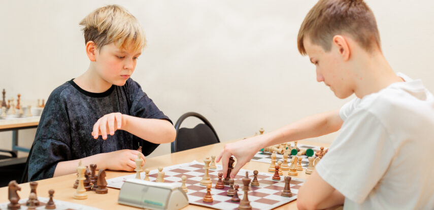 Московские дворцы и центры творчества проведут турниры и мастер-классы в честь Международного дня шахмат