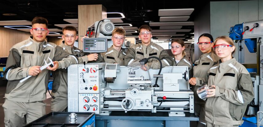 Минпросвещения России запустило Всероссийскую акцию «СПО — гордость страны!», посвященную 85-летию системы СПО, которое отмечается в 2025 году