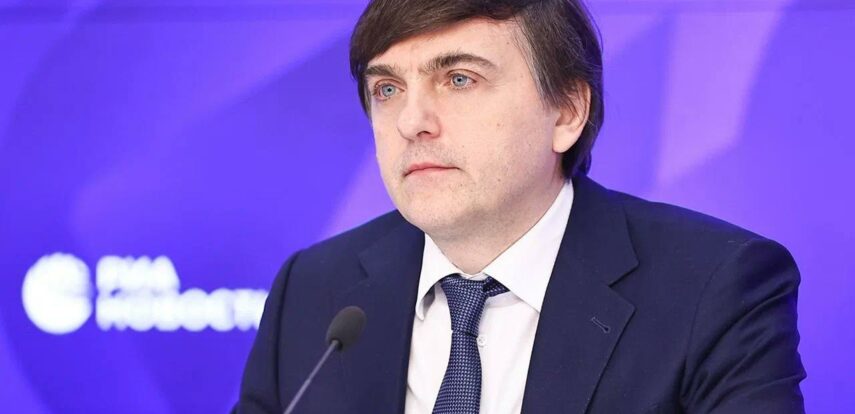 Глава Минпросвещения Сергей Кравцов доложил Президенту о готовности школ к проведению ЕГЭ