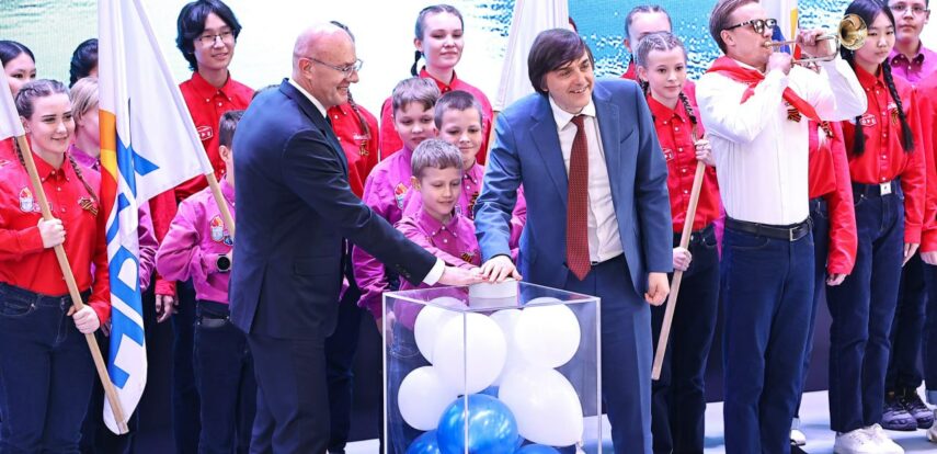 Детский смех, улыбки и «Артек» — Год детского отдыха стартовал! И ряд других важных заявлений Министерства просвещения РФ