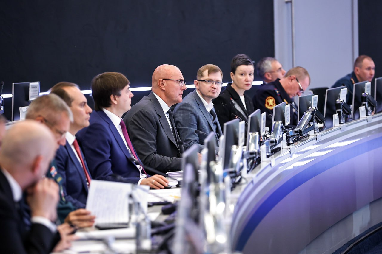 Дмитрий Чернышенко провел совещание с регионами и ведомствами по готовности к новому учебному году