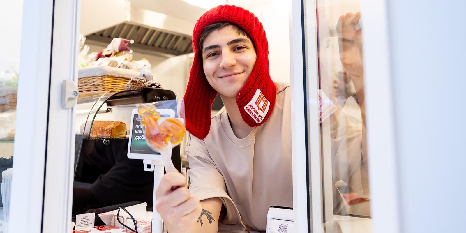 Рождественская ярмарка открылась на Воробьевых горах в рамках проекта «Зима в Москве»