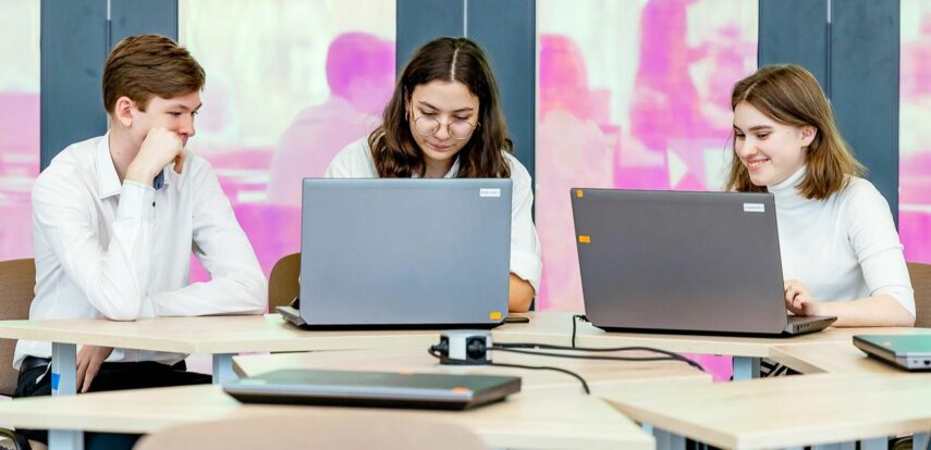 Елка, мандарин и оливье: в «Московской электронной школе» появились тематические подарки к Новому году