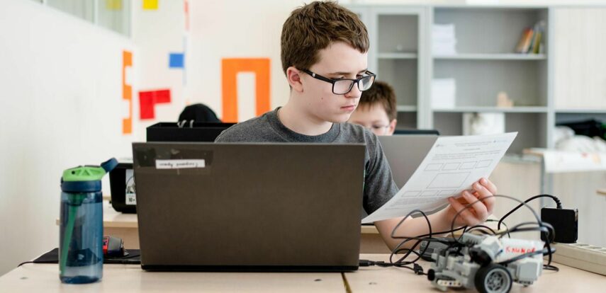 В Москве стартовал финал первой Открытой всероссийской олимпиады по робототехнике