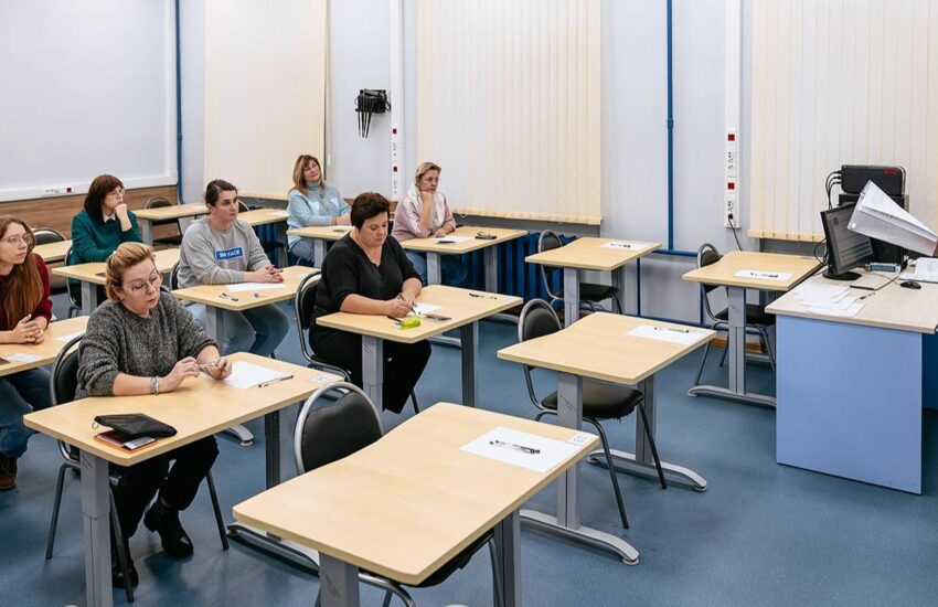 Педагоги столицы прошли диагностику в формате ЕГЭ