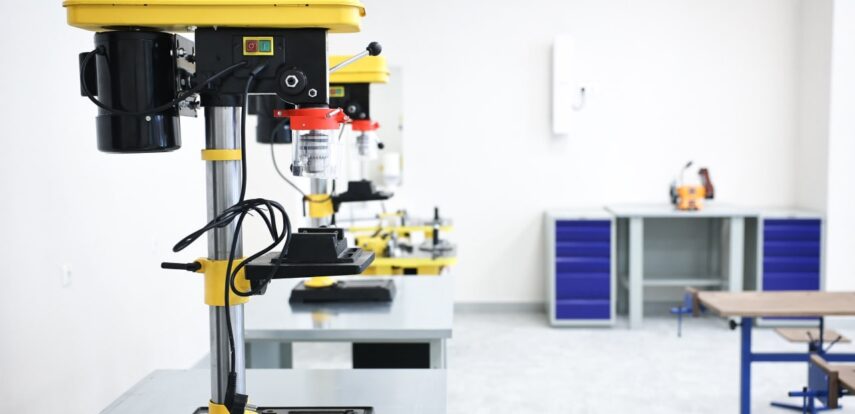 Сергей Кравцов: Новейшим оборудованием оснащены кабинеты ОБЗР и труда в 23 297 школах страны