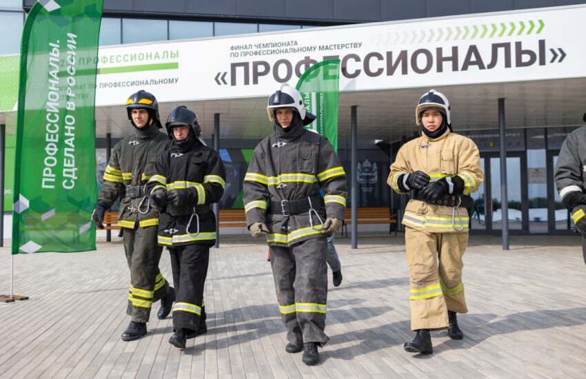 Дмитрий Чернышенко и Сергей Кравцов подвели итоги соревнований чемпионатного движения «Профессионалы» за 2025 год