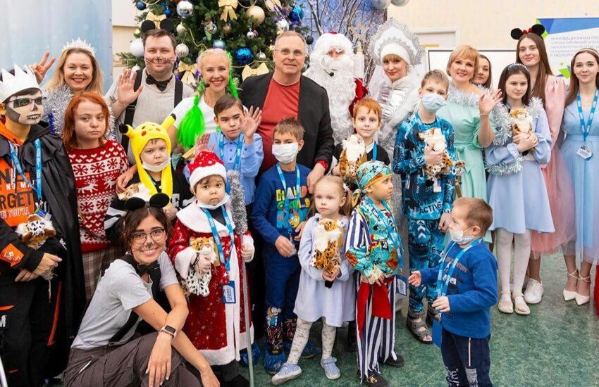 Новогодние представления прошли в госпитальных школах Москвы