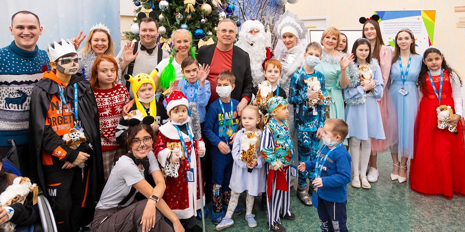 Новогодние представления прошли в госпитальных школах Москвы