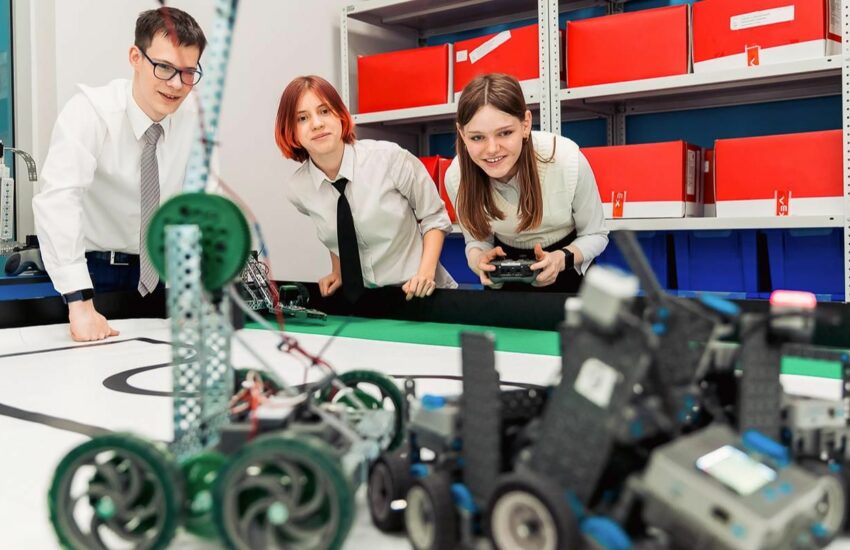 В Москве более 10 тысяч школьников провели свои научные исследования в 2025 году