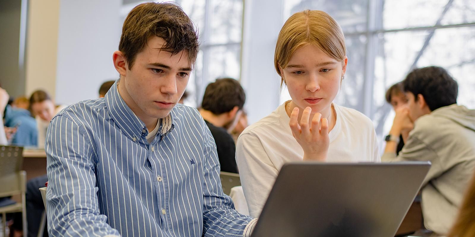 От биологии до робототехники: какие олимпиады для московских школьников пройдут в начале 2026 года