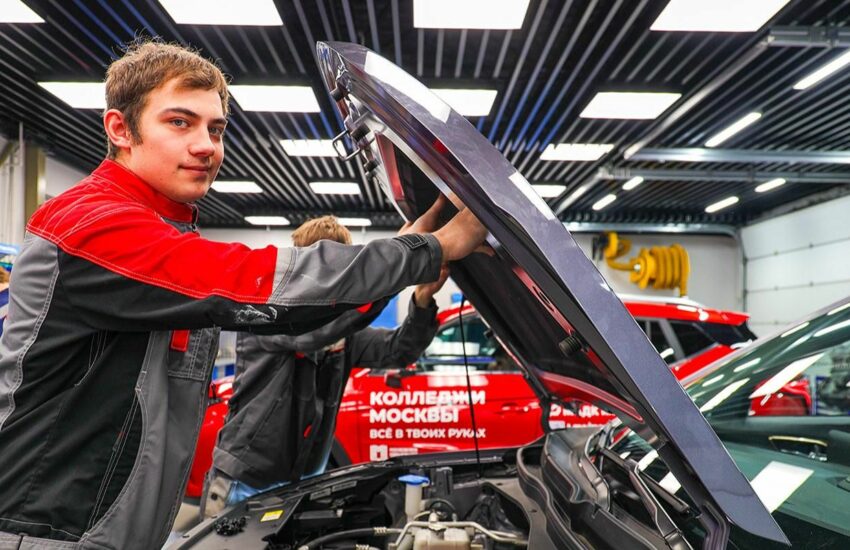 Почти 90% образовательных программ обновили в колледжах Москвы