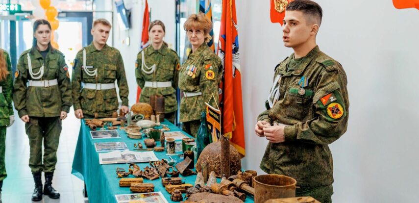 Как школьные музеи Москвы сохраняют память о героях ВОВ и СВО