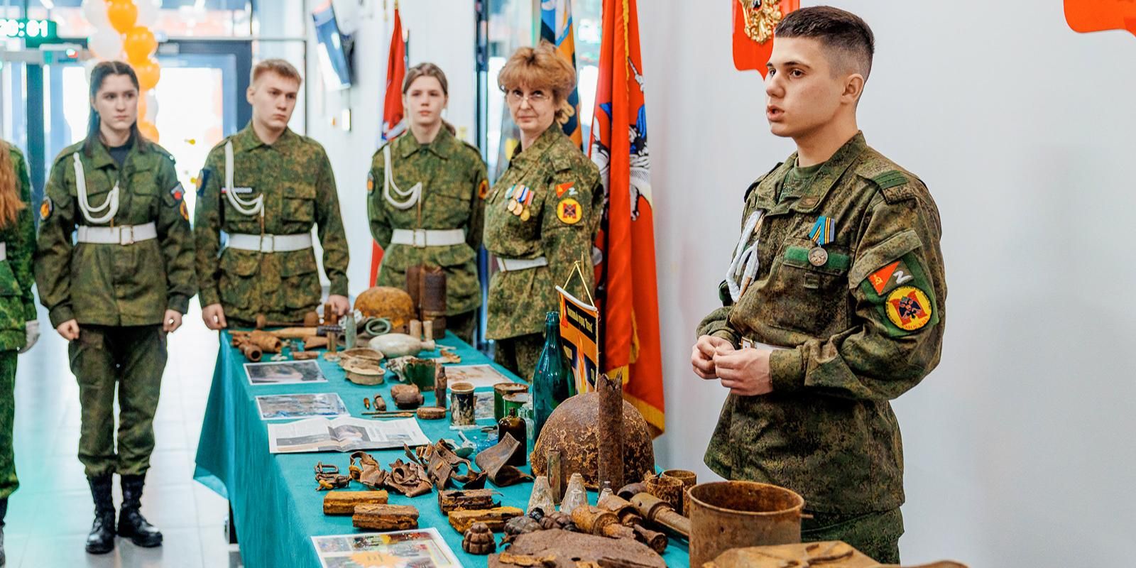 Как школьные музеи Москвы сохраняют память о героях ВОВ и СВО