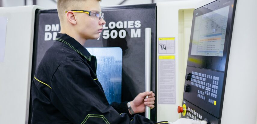 Сергей Кравцов: Согласно кадровому прогнозу, 65% замещающей кадровой потребности рынка труда – это специалисты с СПО