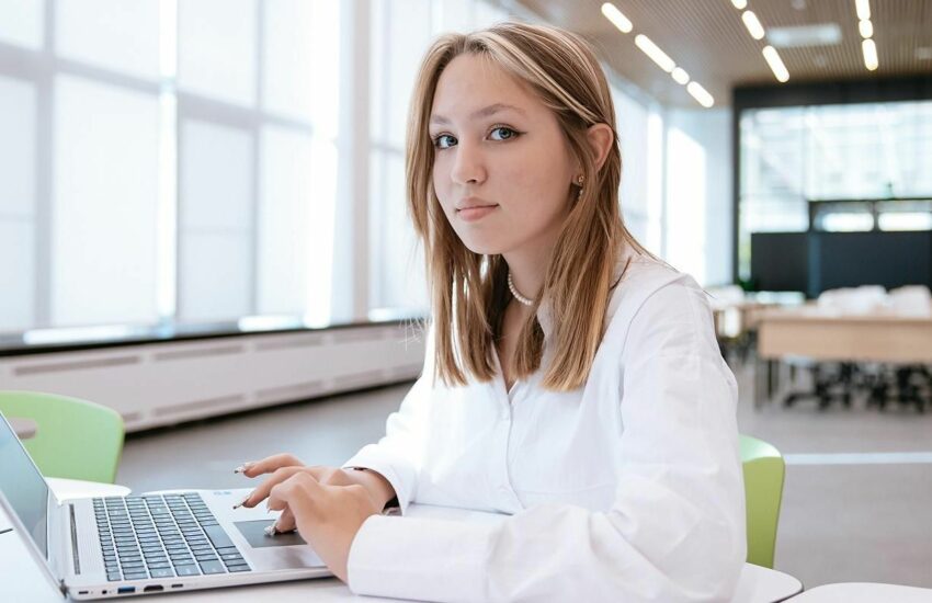 Онлайн-курсы в «МЭШ» помогут школьникам подготовиться к ЕГЭ