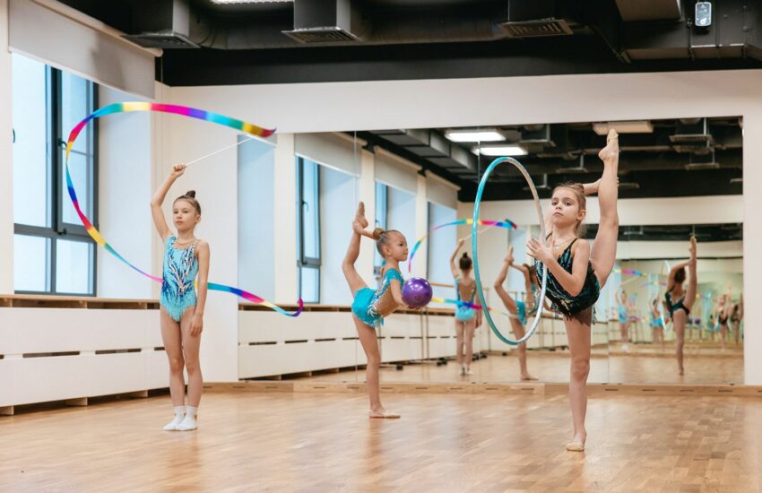 Художественная гимнастика и чирлидинг: какие эстетические виды спорта выбирают юные москвичи