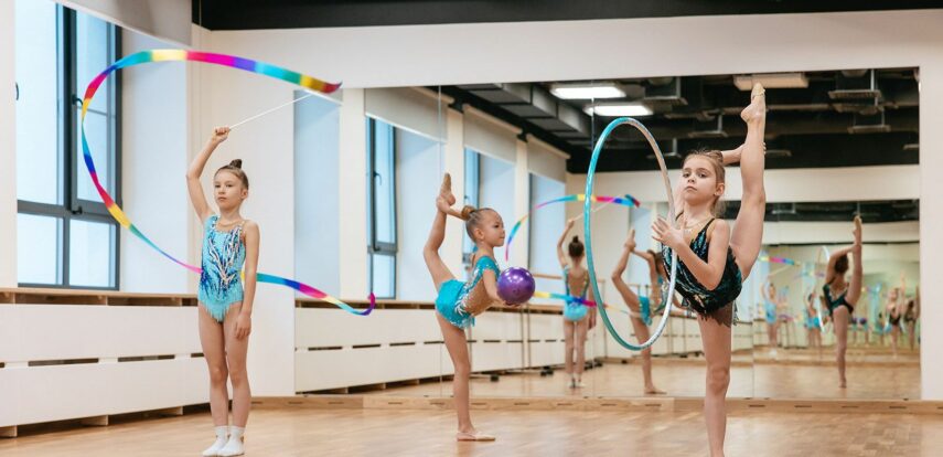 Художественная гимнастика и чирлидинг: какие эстетические виды спорта выбирают юные москвичи