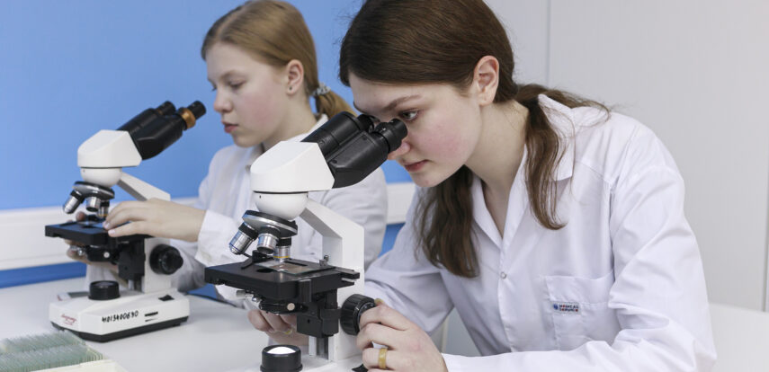 Наука за рамками учебников: в обновленных столичных школах установят современное оборудование