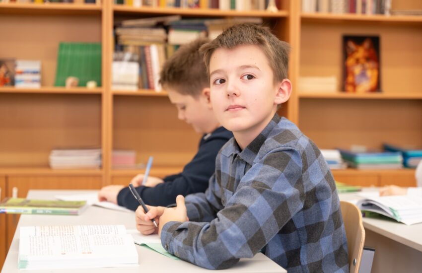 Сергей Кравцов: К 2030 году доля посещающих продленку в школах должна составлять не менее 17,6%