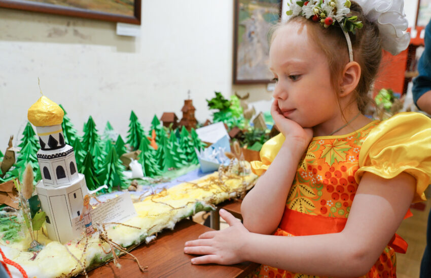 Московских школьников приглашают принять участие в конкурсе творческих работ о столице