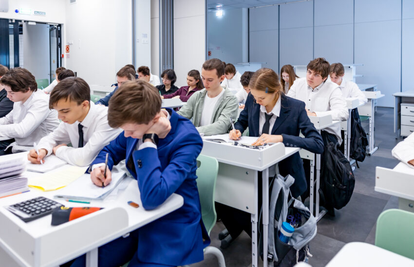 Информатика, биология, физика стали самыми популярными предметами для сдачи ЕГЭ в столице