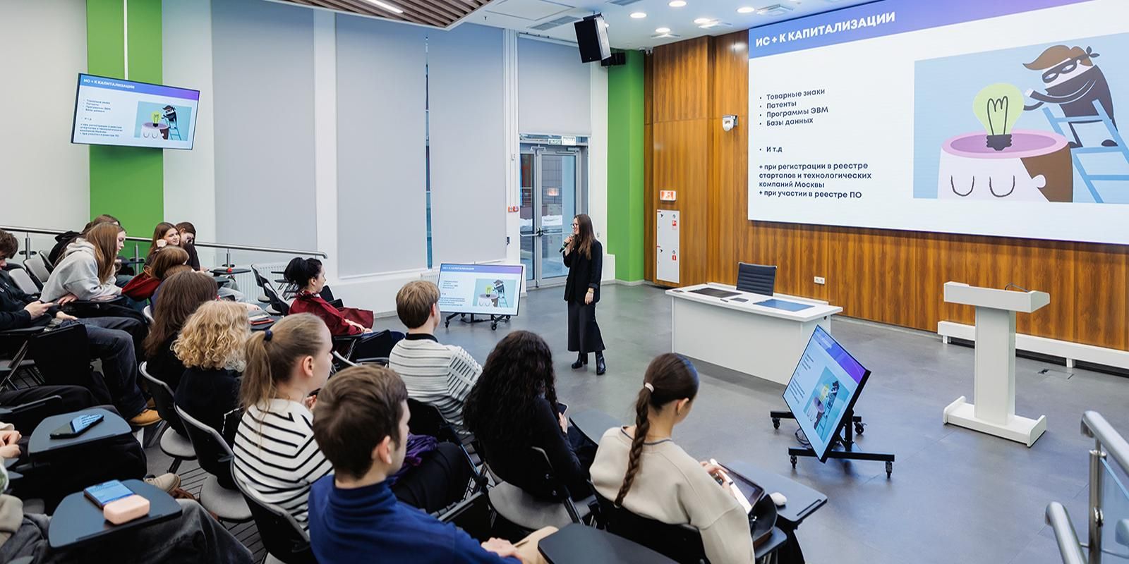 Ученики предпринимательских классов встретились с представителями столичного бизнеса