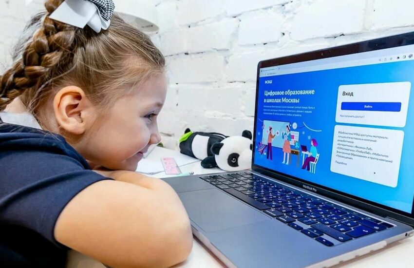 Юные москвичи отправили более миллиона виртуальных подарков в «МЭШ»