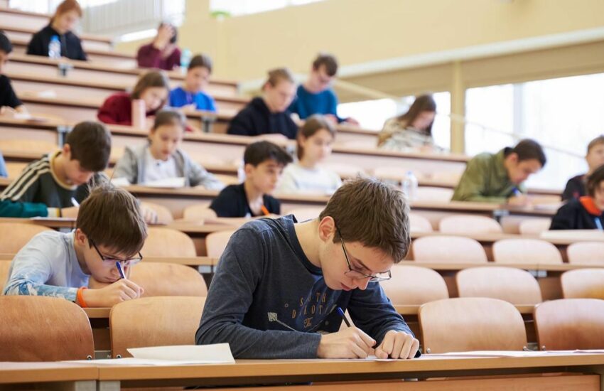 Более 200 тысяч московских школьников приняли участие в первом этапе олимпиады «Готов к жизни в умном городе»