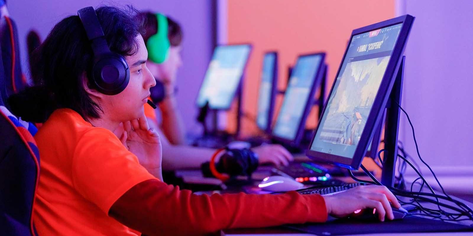 Тренировка стратегического мышления: почти две тысячи столичных школьников занимаются в кружках и секциях по киберспорту