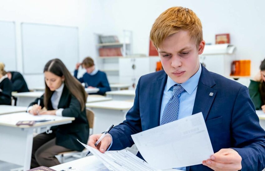 Более 60 тысяч столичных выпускников повторно написали контрольные работы в форме ЕГЭ