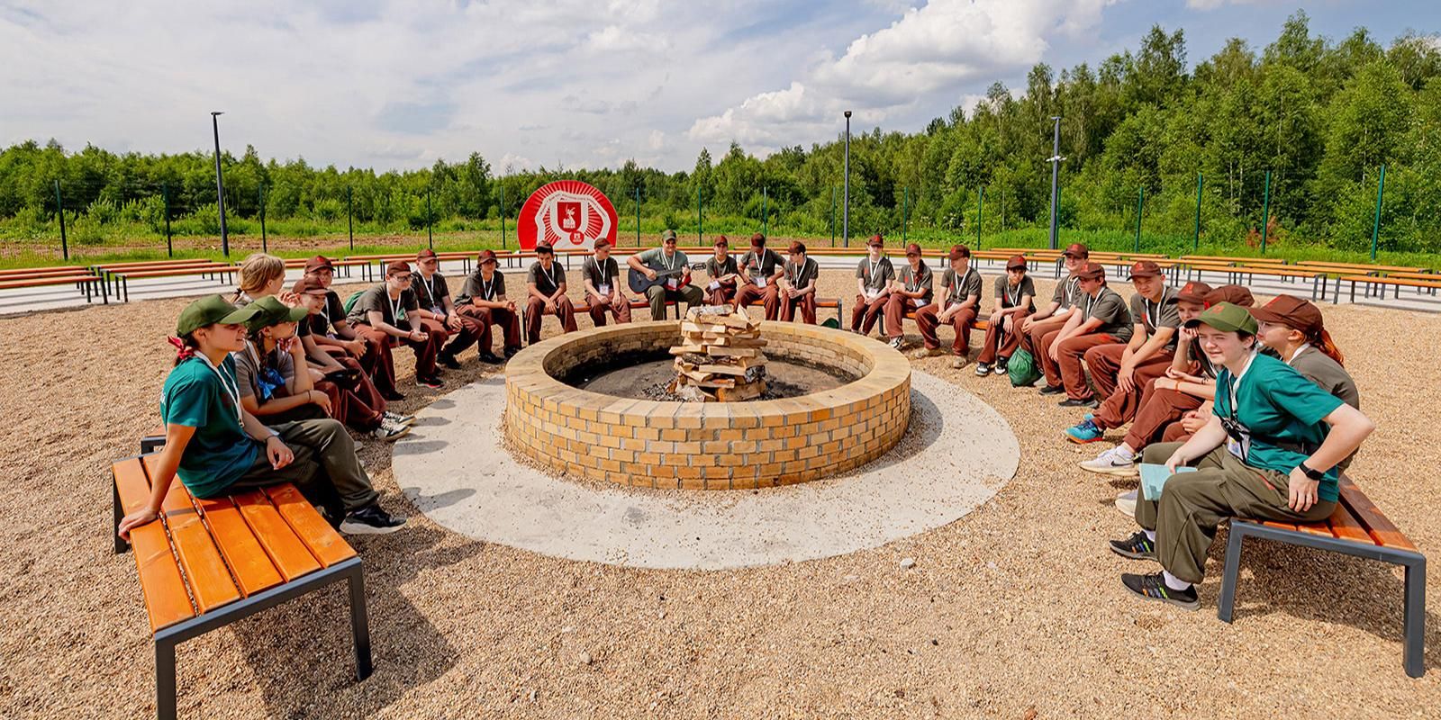 Чему научатся московские школьники в спортивно-патриотических лагерях этим летом