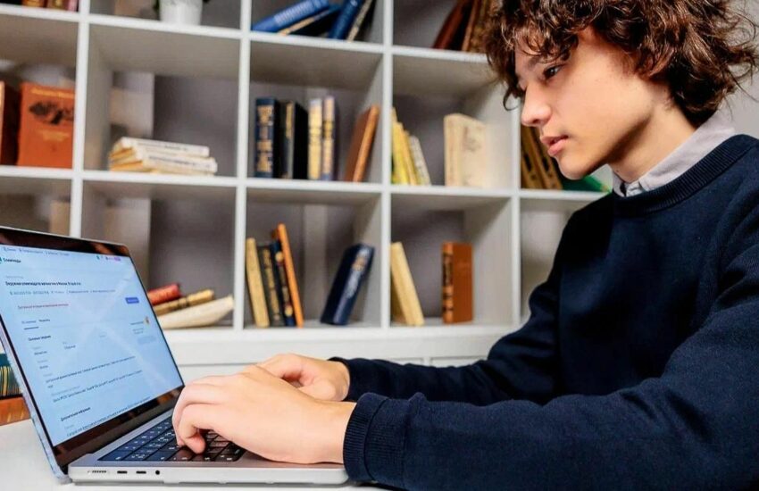 Летающая тарелка и метеорит: в «МЭШ» обновили подарки ко Дню космонавтики