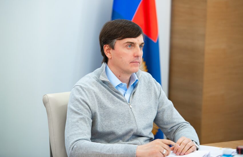 Сергей Кравцов совместно с членами ВЭПС обсудил итоги 2025/26 учебного года