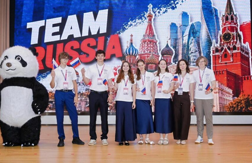 Московские школьники получили медали на Международной олимпиаде по экономике в Китае